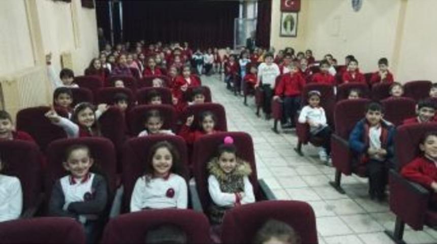 Cumhuriyet İlkokulu 2.sınıf &Ouml;ğrencileri Trafik Dedektifi Oldu