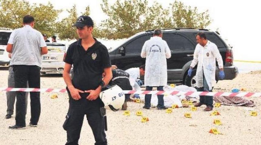 Yaralı &ccedil;ocuğun kafasına kurşun sıkmışlar