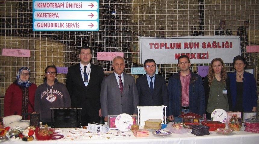 Hastalar, Yaptıkları El &Uuml;r&uuml;nlerini Sergiledi