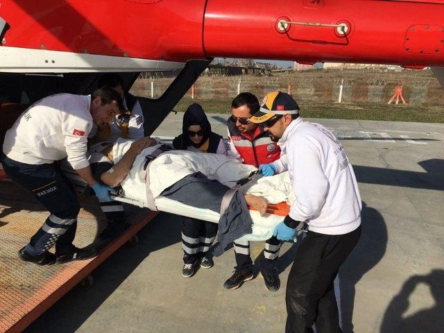 G&ouml;&ccedil;&uuml;k Altında Kalan İş&ccedil;i, Ambulans Helikopter İle Hastaneye Kaldırıldı 1