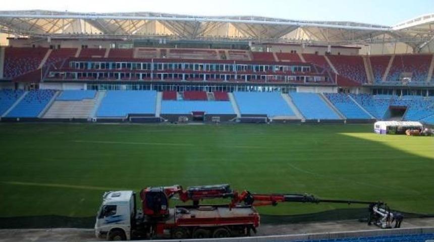 Trabzon'da Akyazı Stadı&rsquo;Ndan 4 Projekt&ouml;r &Ccedil;alındı