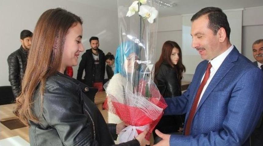 &Ouml;ğrencilerden Başkana Teşekk&uuml;r