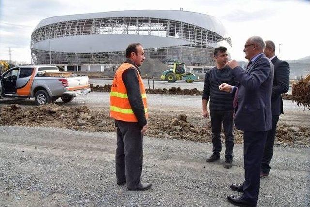 Yeni Stadyumun Yolu Yapılıyor