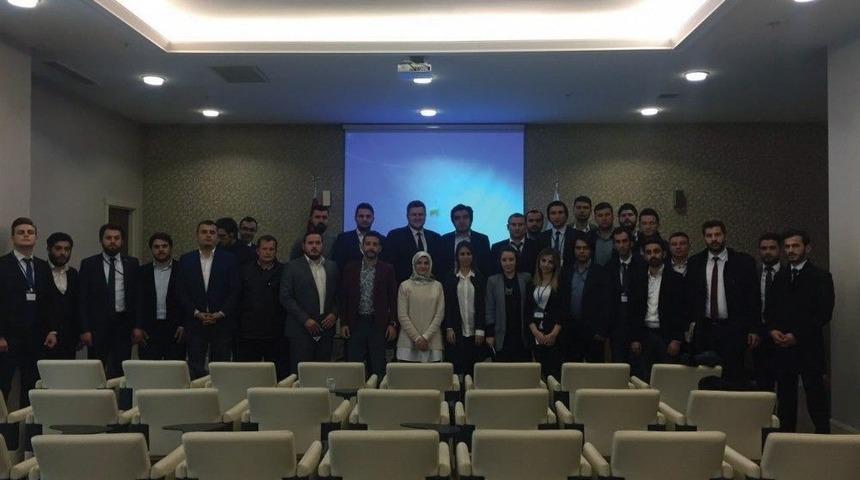 Ak Gen&ccedil;lik Medya Toplantısında