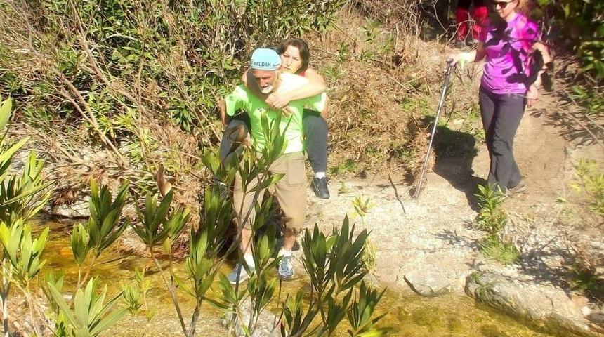 Doğa Y&uuml;r&uuml;y&uuml;ş&ccedil;&uuml;s&uuml;n&uuml; Akut Kurtardı