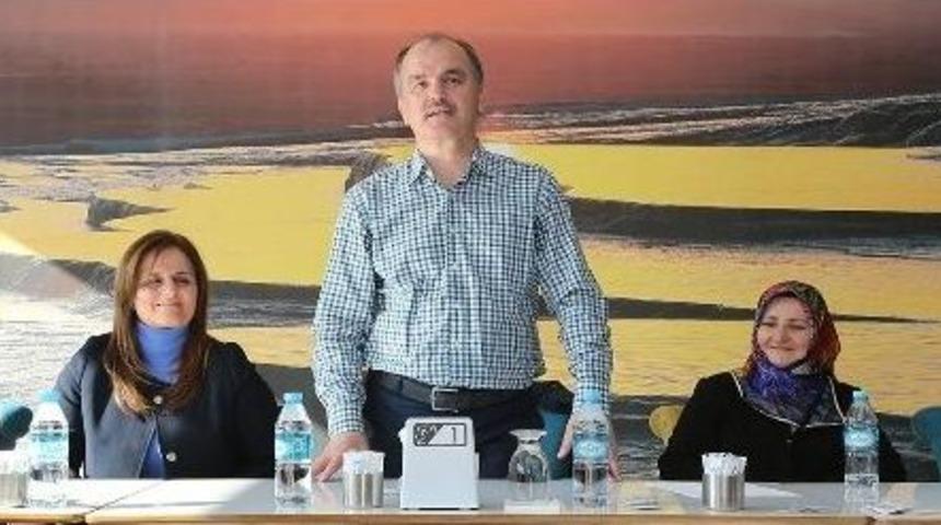 Başkan G&uuml;rlesin, &Ccedil;alışmaları Pamukkaleli Kadınlara Anlattı