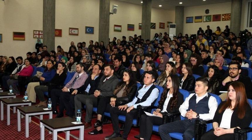 Er&uuml;&rsquo;de &rsquo;geleceğine Y&ouml;n Ver&rsquo; Konulu Konferans D&uuml;zenlendi