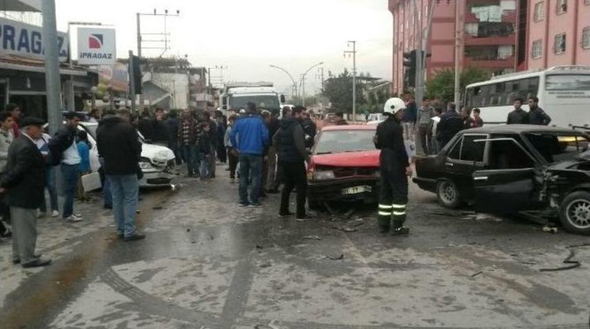 Hatay&rsquo;da Trafik Kazası: 1 &Ouml;l&uuml;, 3 Yaralı