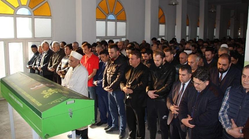 Vurularak &Ouml;ld&uuml;r&uuml;len Doktor Son Yolculuğuna Uğurlandı