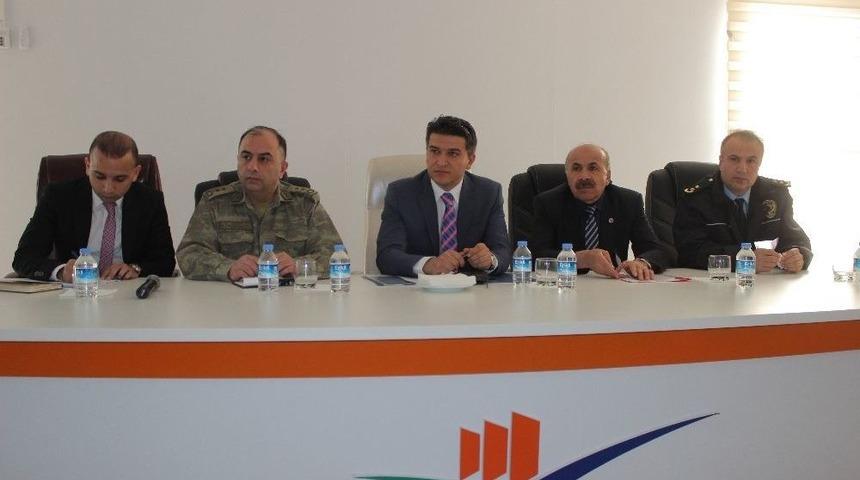 Elazığ&rsquo;da G&uuml;venli &Ouml;ğrenci Taşıma Toplantısı Yapıldı