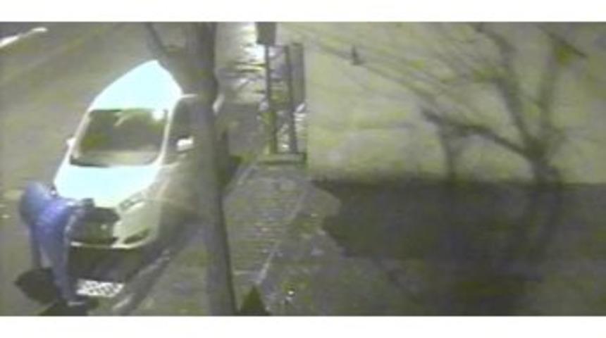 G&uuml;venlik Kameralarına Yakalanan Plaka Hırsızları Tutuklandı