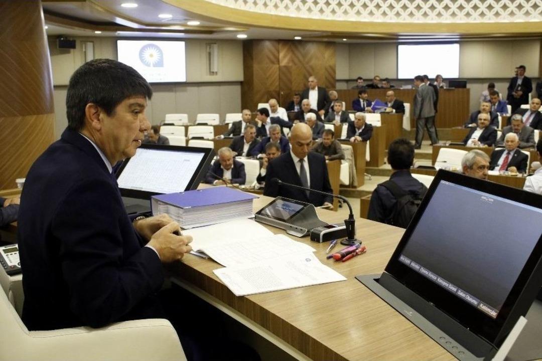 Belediye Meclisi&rsquo;nde Atat&uuml;rk&rsquo;&uuml;n Antalya&rsquo;ya Gelişi Yıld&ouml;n&uuml;m&uuml; Alternatif T&ouml;ren Tartışması