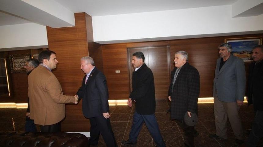 K&ouml;y Muhtarlarından Başkan Işın&rsquo;a Ziyaret