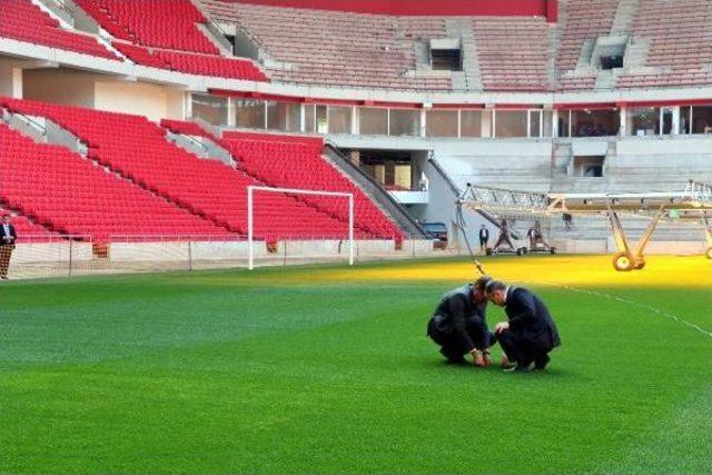 Bakan Kılıç, Samsunspor'un Yeni Stadını Inceledi