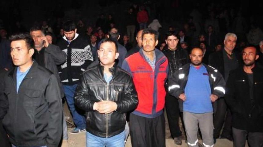 Adana'da Kız &Ouml;ğrenci Yurdunda Yangın: 12 &Ouml;l&uuml;, 22 Yaralı - (2)