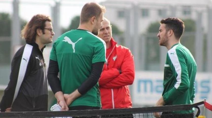 Bursaspor&rsquo;Da Y&uuml;zler G&uuml;l&uuml;yor