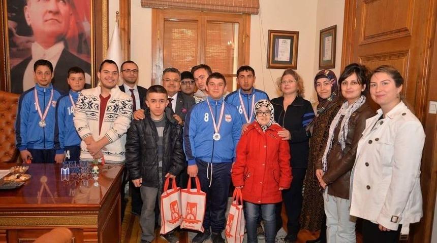 Bilecik &Ouml;zel Eğitim Okullarından Başkan Yağcı&rsquo;ya Teşekk&uuml;r Ziyareti