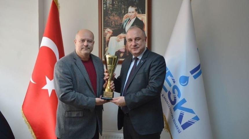 Genel M&uuml;d&uuml;r Başa&rsquo;ya &ldquo;başarı" &Ouml;d&uuml;l&uuml;