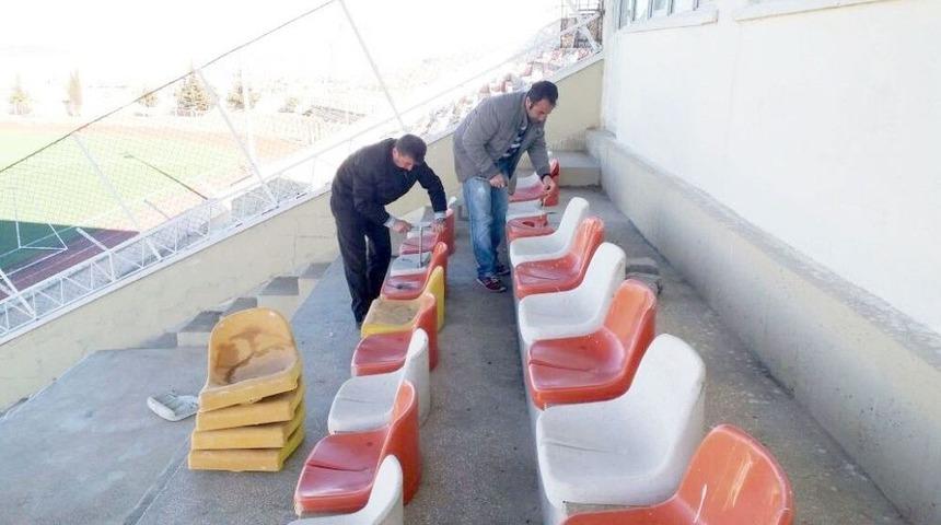 Besni Stadı Tadilattan Ge&ccedil;irildi