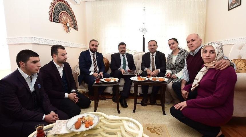 Bakan Bozdağ Ke&ccedil;i&ouml;ren&rsquo;de Şehit Ailelerini Ziyaret Etti