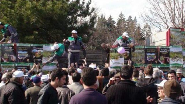 Bakan Eroğlu, Simav'da Anayasa Değişikliğini Anlattı (2)