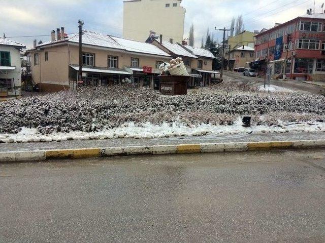 Denizli’ye Mevsimin İlk Karı Düştü