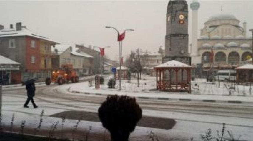 Tokat’ın Başçiftlik İlçesi Beyaza Büründü