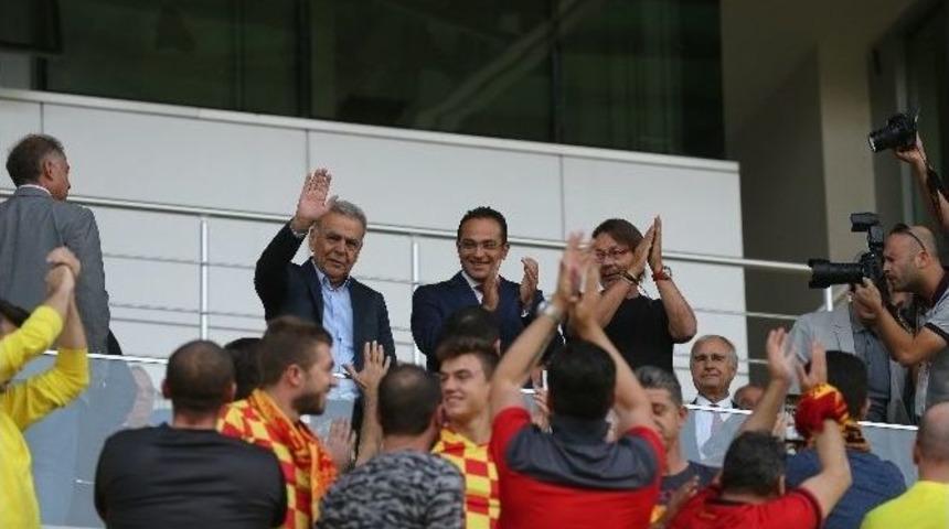 Bornova Stadı’nın Seyirci Kapasitesi 11 Bin 500’e Çıkarılacak