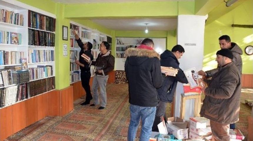 Iğdır&rsquo;da Camide K&uuml;t&uuml;phane D&ouml;nemi