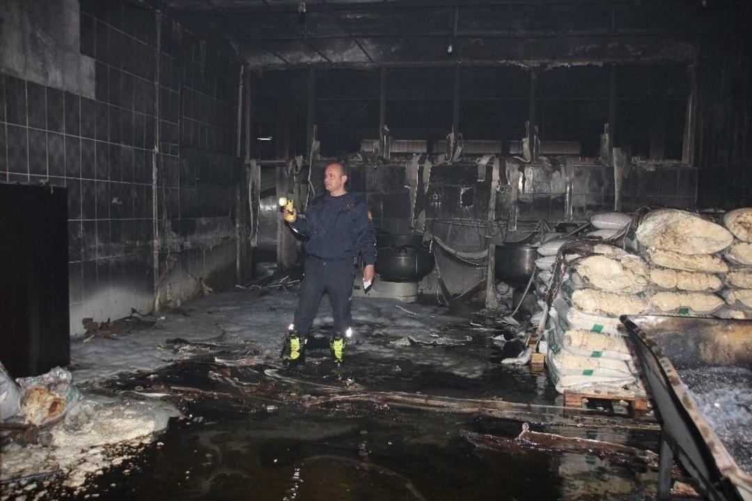 Hatay&rsquo;da Ekmek Fabrikasında Yangın