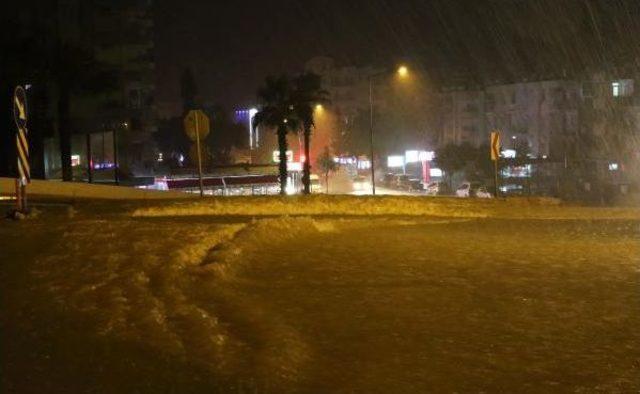 Antalya'da Yağış Çiftçiyi Sevindirdi