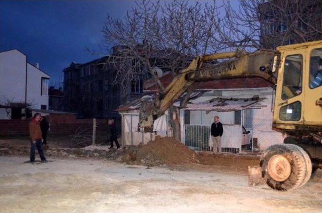 Çanakkale'de Patlamamış Top Mermisi Bulundu