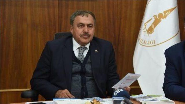 Bakan Eroğlu, Simav'da Anayasa Değişikliğini Anlattı (4)