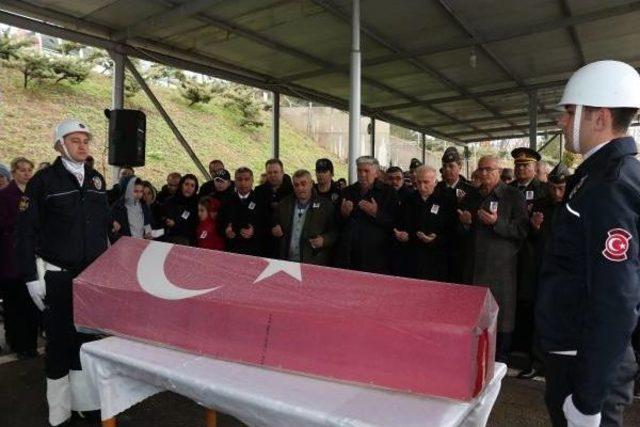 Kalp Krizi Geçiren Polis Öldü