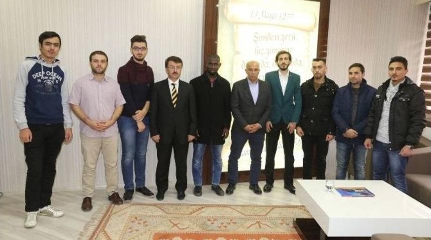 Uluslararası &Ouml;ğrenci Topluluğundan Başkan &Ccedil;alışkan&rsquo;a Ziyaret