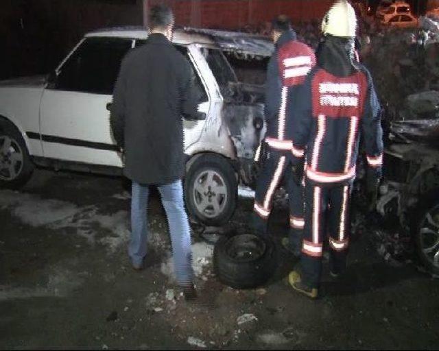 Bahçelievler de Park Halindeki Iki Araç Yandı 2