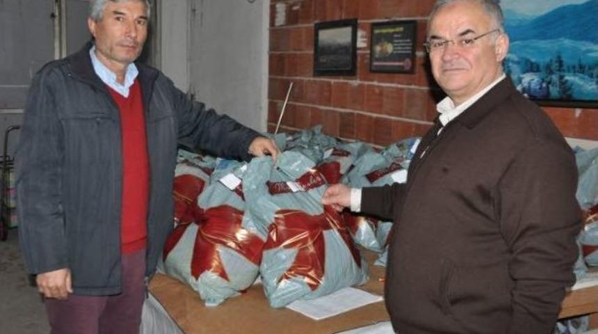 İhtiya&ccedil; Sahibi Vatandaşlara Mont Ve Bot Yardımı