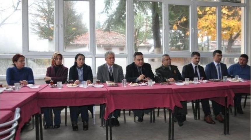 Simav Kaymakamı Halim, Beyce K&ouml;y&uuml;nde Halk Toplantısı Yaptı