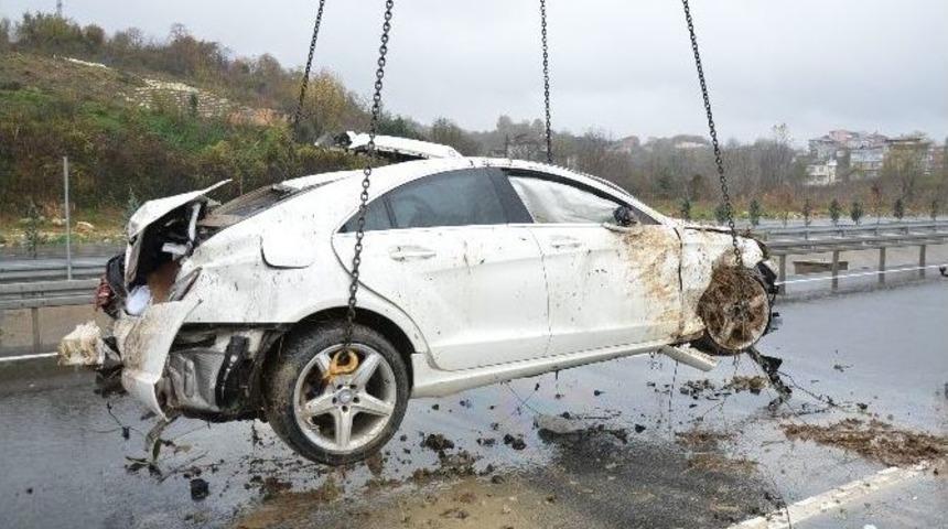 Otomobil U&ccedil;uruma Yuvarlandı: 1 Yaralı