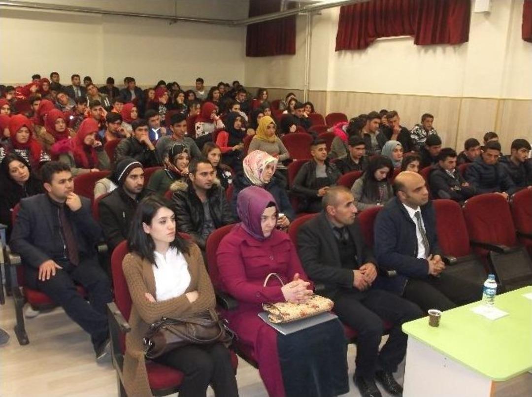 Varto&rsquo;da Kariyer Ve Eğitim Planlama Semineri