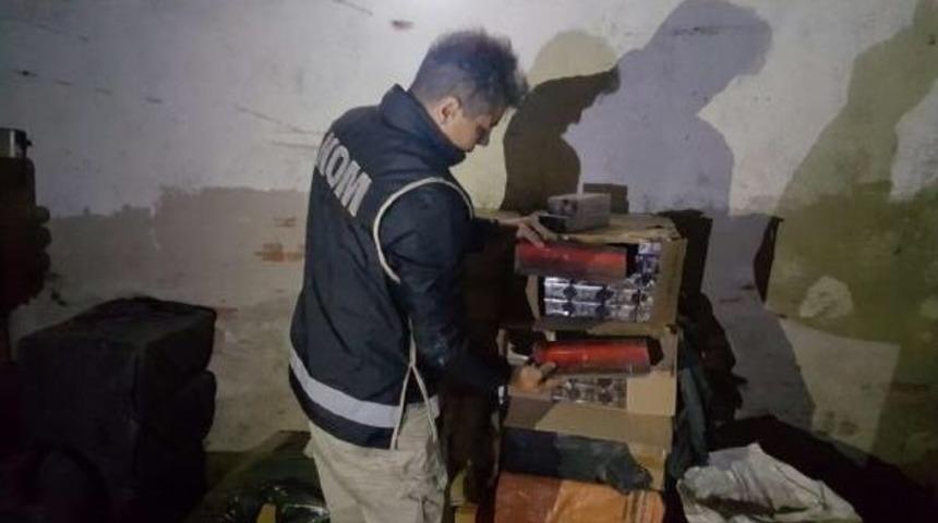 Duvar Arkasındaki Gizli B&ouml;lmeden 250 Bin Paket Ka&ccedil;ak Sigara &Ccedil;ıktı