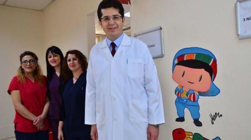 Hastane Acil Servisinin Duvarları Tuval Oldu