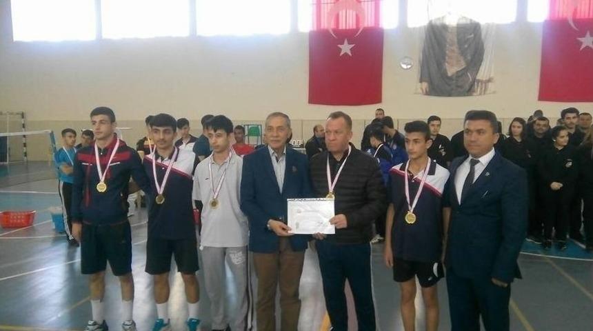 Badminton Grup M&uuml;sabakaları Sona Erdi