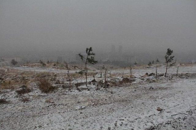 Elazığ’a Yılın İlk Karı Yağdı