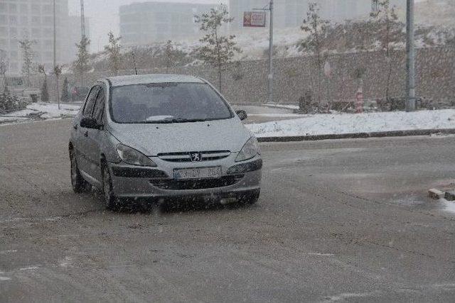 Elazığ’a Yılın İlk Karı Yağdı