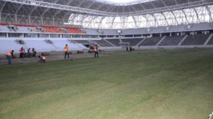 Yeni Stadyumda &Ccedil;im Serme İşlemi Tamamlandı