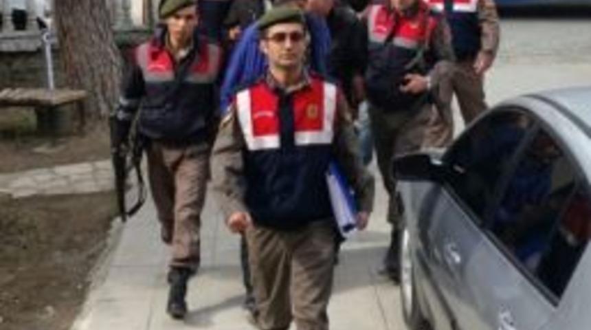 İzmir&rsquo;de G&ouml;&ccedil;men Ka&ccedil;ak&ccedil;ısı 7 Kişi Yakalandı