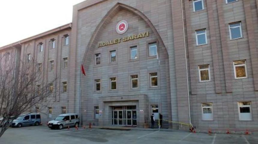 Yozgat'ta Bylock Kullanan 7 Eski Emniyetçi Tutuklandı