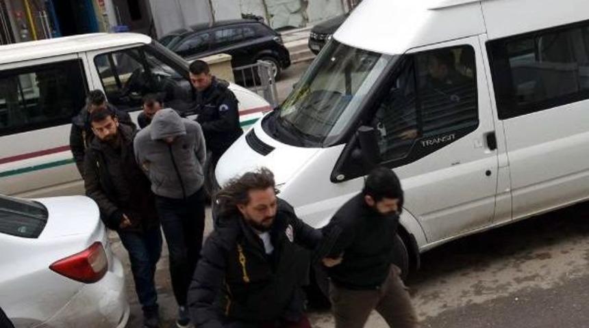 Park Halindeki Tır'ları Çalan 5 Kişi Yakalandı