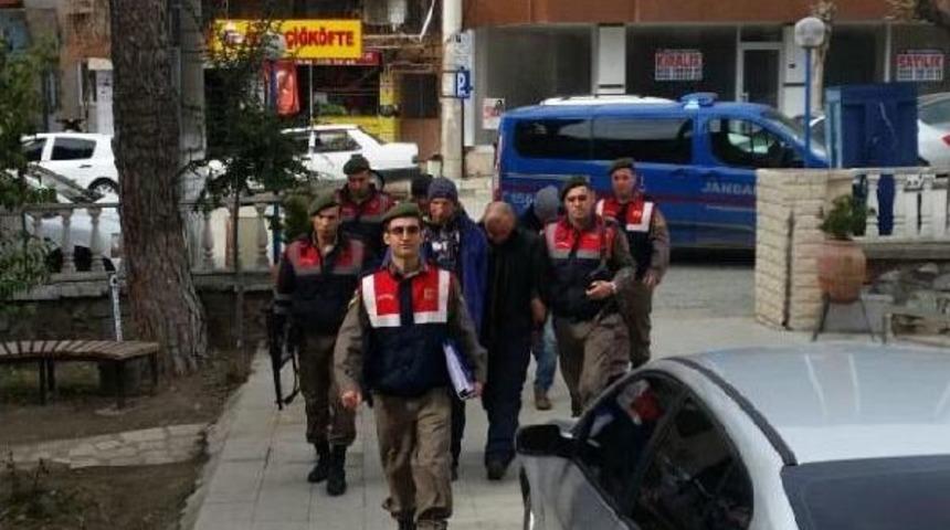 İzmir'de Jandarma 2 G&uuml;nde 145 Ka&ccedil;ağı Yakaladı